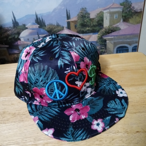 🧢⛵PEACE.LOVE.$$$ CAP⚾⚽🏈🏀🎮 - Picture 10 of 16